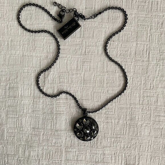 FAC Gunmetal Smoky Cluster Crystal Pendant Necklace NWT - Picture 4 of 8